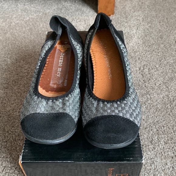 Bernie Mev Bella Me ballet flat. Sz 36 but runs small. New in box. Comfy! - Picture 1 of 6